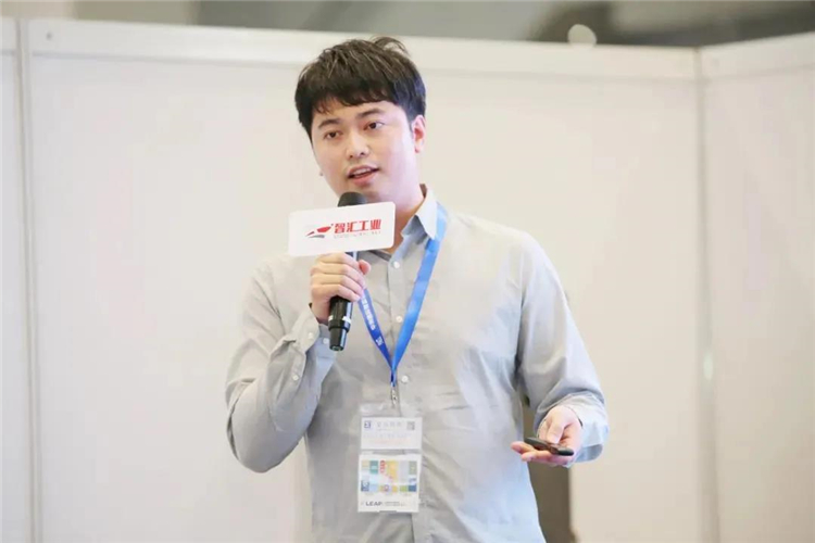 3200威尼斯vip技术代表发表演讲.jpg